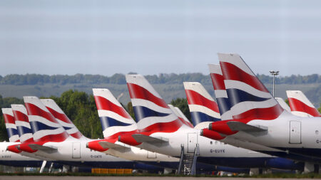 Importants retards à l’arrivée aux aéroports britanniques en raison d’un problème informatique