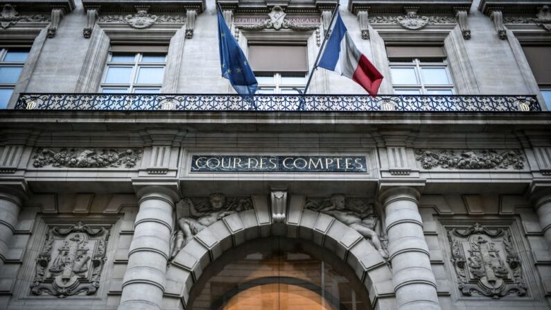 L'absence de suivi statistique et le défaut d’indicateurs d'impact ne permettent pas de mesurer les conséquences des politiques d'accès aux « soins de premier recours » mises en place, regrette la Cour des comptes. (Photo STEPHANE DE SAKUTIN/AFP via Getty Images)