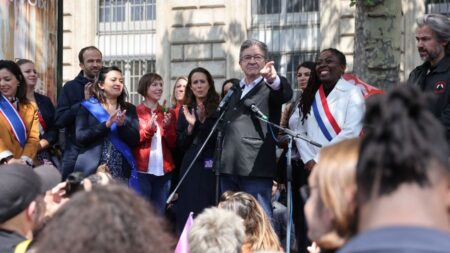 1er mai: la droite fustige le silence de Mélenchon, la gauche «l’inefficacité» de la prévention