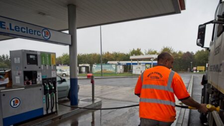 Prix des carburants: Michel-Édouard Leclerc juge «gonflé» de pointer les distributeurs et pas Total