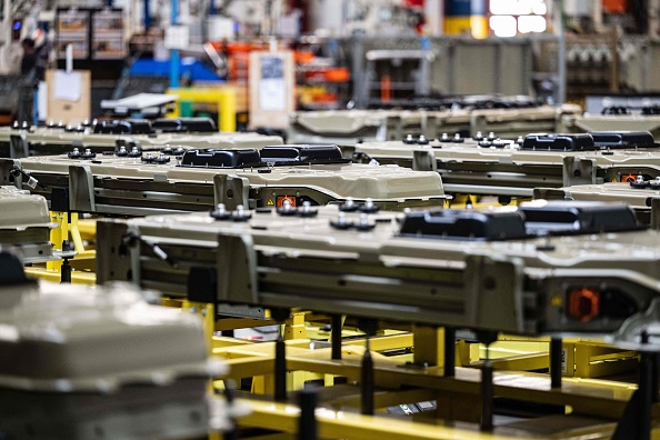 L'implantation en France d'une quatrième usine de batteries électriques est à l'étude à Dunkerque. (SAMEER AL-DOUMY/AFP via Getty Images)