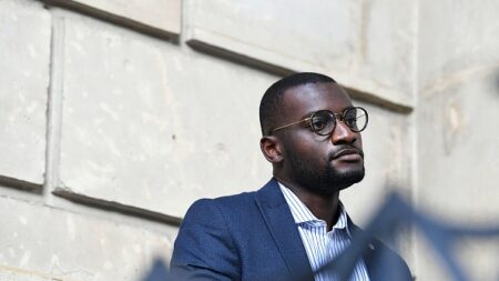 Affaire Carlos Martens Bilongo: le député LFI a-t-il indûment occupé un logement social?