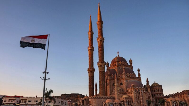 M. Tantawi, ancien patron du parti de gauche El Karama avait annoncé en mars, qu'il se rendrait au Caire le 6 mai pour se présenter à la présidentielle prévue au printemps 2024 en Egypte. (Photo AHMAD GHARABLI/AFP via Getty Images)