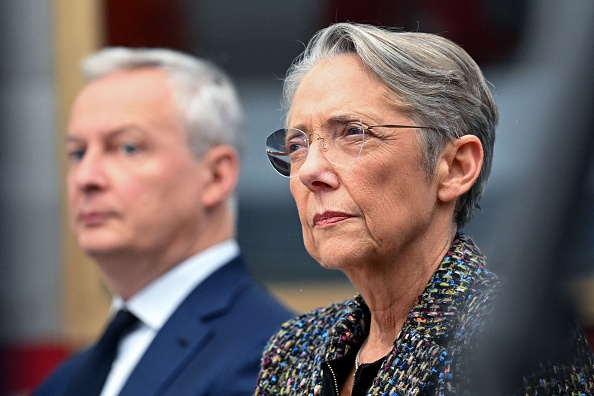 La Première ministre Élisabeth Borne (à d.) et le ministre de l'Économie et des Finances Bruno Le Maire. (BERTRAND GUAY/POOL/AFP via Getty Images)