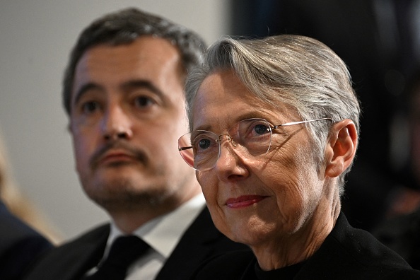 La Première ministre Élisabeth Borne (à d.) et le ministre de l'Intérieur Gérald Darmanin. (EMMANUEL DUNAND/AFP via Getty Images)