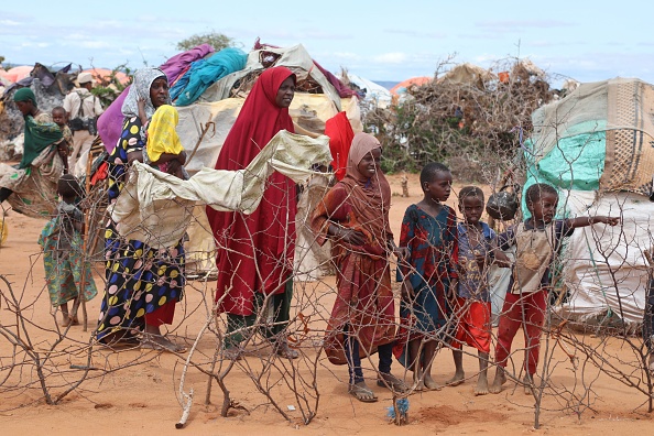 Des personnes déplacées par la sécheresse dans le camp de Ladan, à Dolow, le 1er mai 2023. (HASSAN ALI ELMI/AFP via Getty Images)