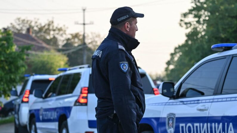 Une deuxième fusillade en l'espace d'une semaine a fait au moins huit personnes et en avait blessé 13, en Serbie, le 5 mai 2023. (ANDREJ ISAKOVIC/AFP via Getty Images)