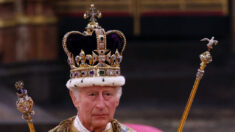 Consécration pour Charles III, couronné en grande pompe à Londres