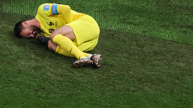 Le gardien et capitaine de Tottenham Hugo Lloris a déclaré forfait pour le reste de la saison de Premier League en raison d'une blessure à une cuisse.(Photo by JACK GUEZ/AFP via Getty Images)