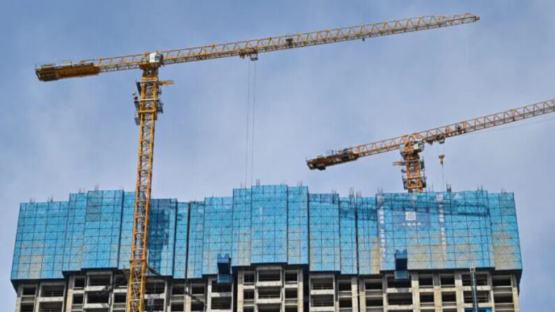 Un immeuble en construction à Shanghai le 24 septembre 2021. (Hector Retamal/AFP via Getty Images)