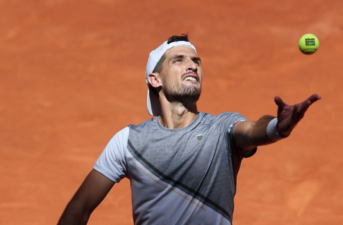 L'Argentin Pedro Cachin, tombeur du Français Gaël Monfils mardi au premier tour du tournoi de Lyon. (Photo by THOMAS COEX/AFP via Getty Images)