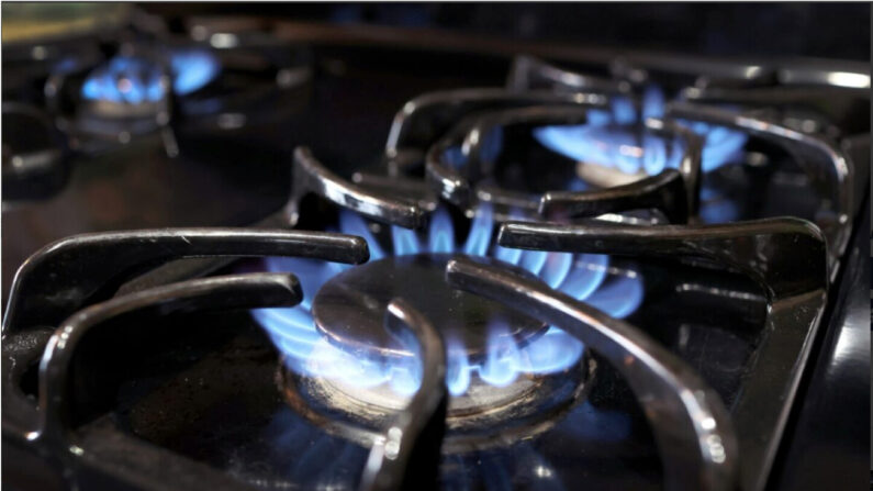 Un poêle au gaz naturel à Chicago, Illinois, le 12 janvier 2023. (Scott Olson/Getty Images)