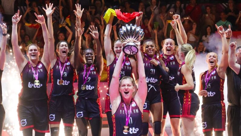 Les basketteuses belges, ont décroché leur premier titre de championnes d'Europe, dimanche à Ljubljana, en battant l'Espagne 64 à 58. (Photo by VIRGINIE LEFOUR/BELGA MAG/AFP via Getty Images)