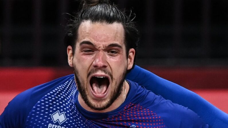 Le capitaine des Bleus Antoine Brizard. (Photo by JUNG YEON-JE/AFP via Getty Images)