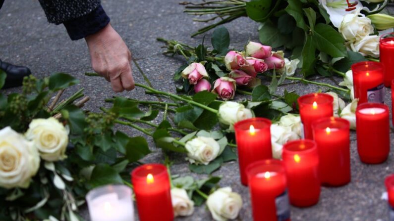 La mère de l'adolescent Naël a appelé à une marche blanche jeudi à 14h devant la préfecture des Hauts-de-Seine. (Photo OMER MESSINGER/AFP via Getty Images)