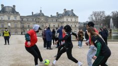 Pas de hijab sur les terrains de football, tranche la justice