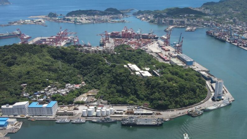 Huit avions militaires chinois ont franchi la « ligne médiane du détroit de Taïwan », une frontière invisible qui sépare l'île du continent. (Photo SAM YEH/AFP via Getty Images)