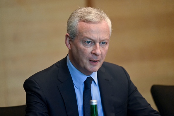 Des accords sont sur le point d'être signés pour restructurer la dette de la Zambie et celle du Sri Lanka, selon le ministre français de l'Économie Bruno Le Maire. (ADEK BERRY/AFP via Getty Images)