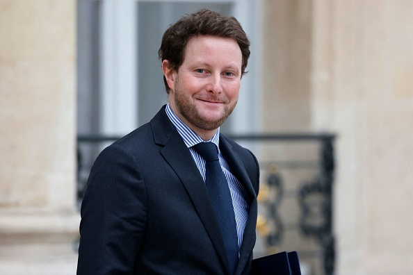 « On passe la vitesse supérieure cet automne sur la voiture électrique » a déclaré Clément Beaune. (LUDOVIC MARIN/AFP via Getty Images)