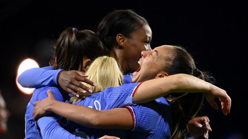 Cette collaboration « offrira une exposition inédite à nos Bleues qui bénéficieront de la puissance conjuguée de deux groupes audiovisuels majeurs » s'est félicité le président de la FFF. (Photo FRANCK FIFE/AFP via Getty Images)