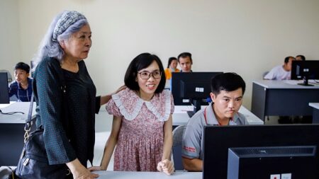 Au Vietnam, l’ultime combat d’une octogénaire pour les victimes de l’agent orange