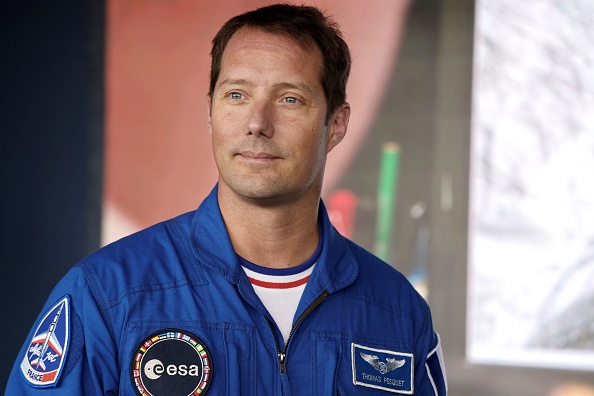 L'ingénieur aérospatial, pilote et astronaute français Thomas Pesquet au Salon international de l'aéronautique et de l'espace à l'aéroport de Paris-Le Bourget, le 19 juin 2023.  (LUDOVIC MARIN/POOL/AFP via Getty Images)