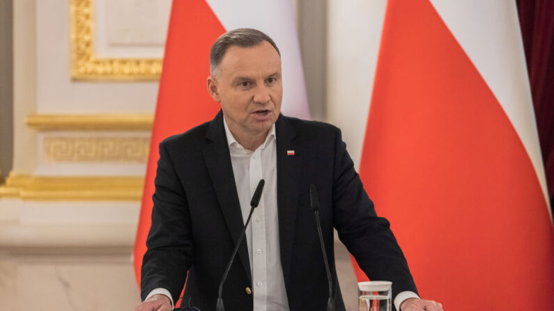 Le président polonais Andrzej Duda s'exprime lors d'une conférence de presse conjointe avec le président ukrainien Volodymyr Zelensky et le président lituanien Gitanas Nauseda le 28 juin 2023 à Kiev, Ukraine. (Photo Roman Pilipey/Getty Images)