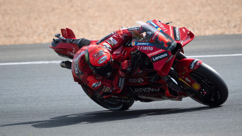 Francesco Bagnaia de l'Italie et Ducati Lenovo Team prend le virage pendant le MotoGP de France - Essais libres le 12 mai 2023 au Mans, France. (Photo Mirco Lazzari gp/Getty Images)