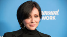 «Voici à quoi peut ressembler le cancer»: Shannen Doherty partage une vidéo bouleversante de sa première séance de radiothérapie