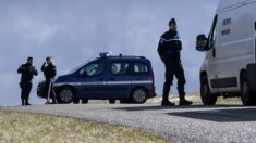 Seine-Maritime : un camion-citerne se retrouve couché sur un rond-point, à Neufchâtel-en-Bray