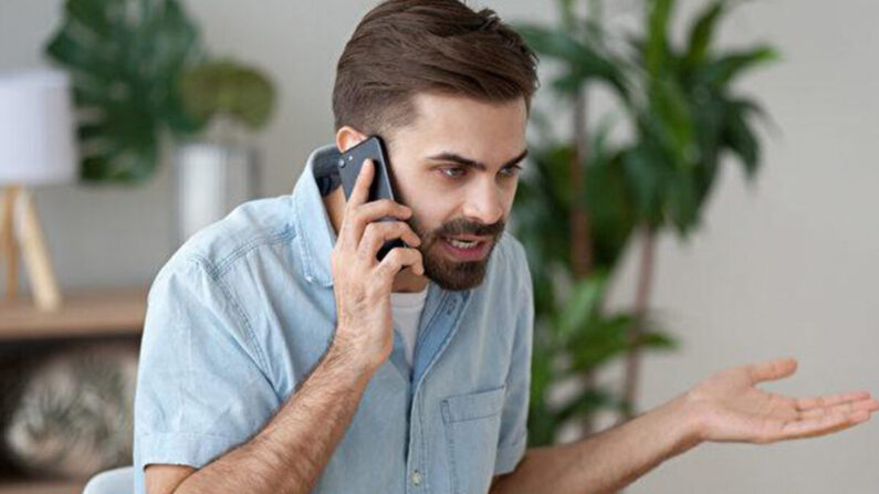 Une étude a montré que l'utilisation de téléphones portables pendant 30 minutes ou plus par semaine augmente le risque d'hypertension. (Shutterstock)