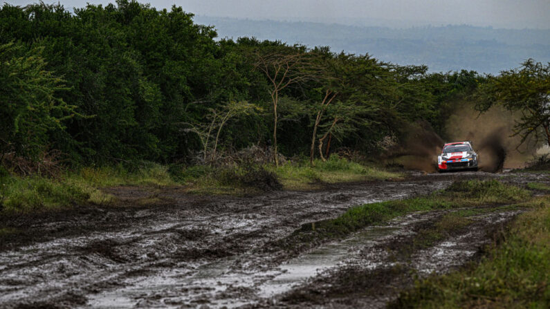 Sébastien Ogier a remporté le rallye du Kenya dimanche, résistant au retour en trombe du jeune Finlandais Kalle Rovanperä. (Photo by Massimo Bettiol/Getty Images)