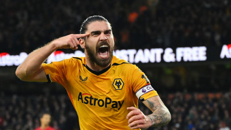 Ruben Neves, s'est engagé vendredi avec le club saoudien d'Al-Hilal, dernier gros transfert en date réussi par le royaume. (Photo by Clive Mason/Getty Images)