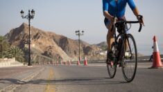 Après une collision avec la voiture conduite par ses parents, un cycliste de 20 ans perd la vie