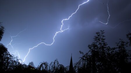 Orages en Normandie: bâtiments inondés et centres de loisirs fermés