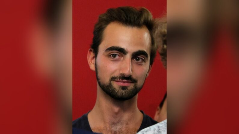 Henri d'Anselme poursuit son chemin des cathédrales de France (Photo : DENIS BALIBOUSE/POOL/AFP via Getty Images)