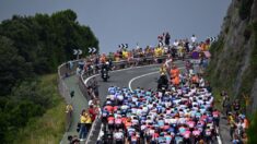 La troisième étape du Tour: première arrivée en France, à toute vitesse