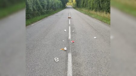 Un agriculteur interpelle un fastfood après avoir retrouvé les déchets d’un client devant chez lui