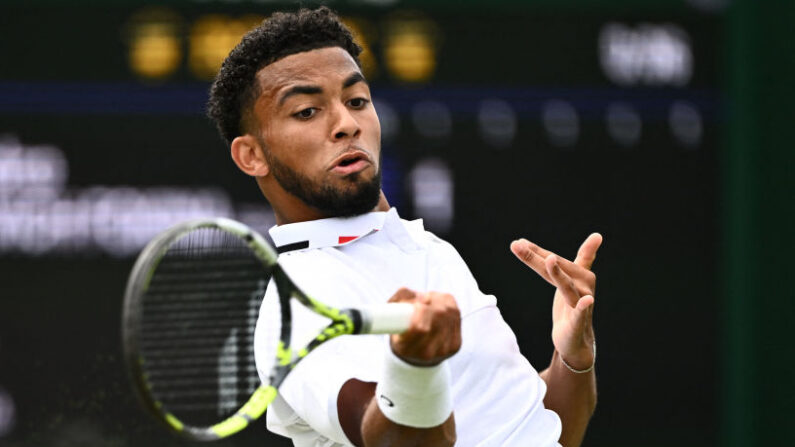 Arthur Fils, s'est offert une victoire de prestige 6-0 6-4 contre le N. 4 mondial Casper Ruud. (Photo : SEBASTIEN BOZON/AFP via Getty Images)