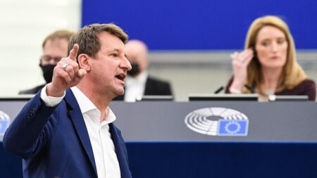 «C’est totalement scandaleux»: Yannick Jadot choqué par la nomination d’une Américaine à un poste clé de l’UE