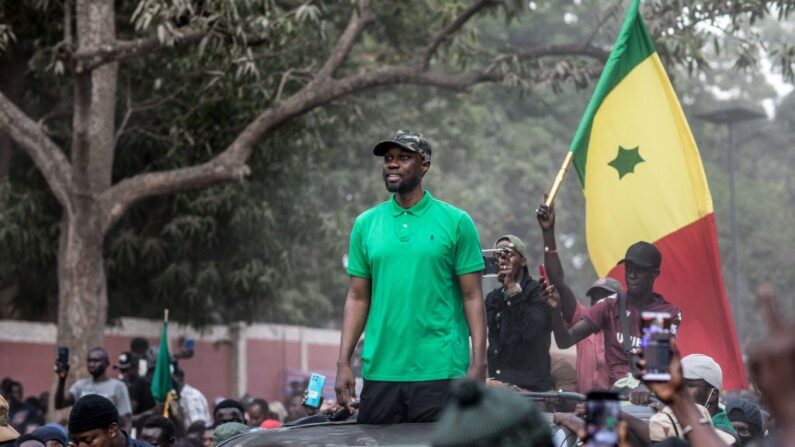 Le chef de l'opposition Ousmane Sonko, lors d'un meeting à Ziguinchor le 24 mai 2023. (Photo MUHAMADOU BITTAYE/AFP via Getty Images)