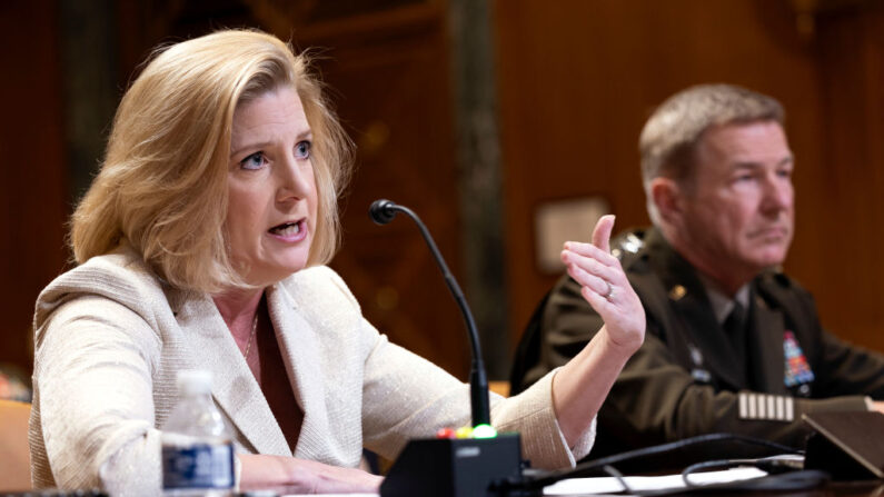 La secrétaire de l'armée américaine Christine Wormuth (à g.) lors d'une audition de la sous-commission de la défense du Senate Appropriations au Capitole, le 10 mai 2022 à Washington, DC. (Photo Kevin Dietsch/Getty Images)