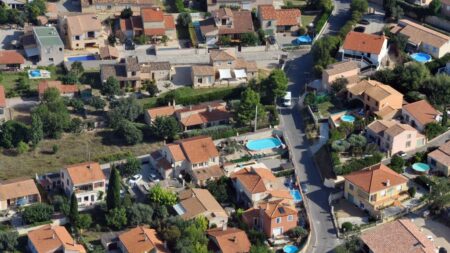 Oise: les impôts le somment de payer une taxe pour l’installation de sa piscine démontable alors qu’il n’est pas imposable