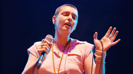 La chanteuse irlandaise Sinéad O’Connor est décédée à l’âge de 56 ans