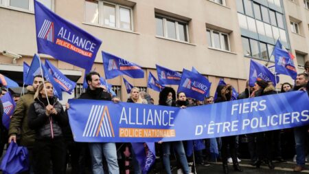 Un syndicat de police sort une chanson pour réunir des fonds pour les policiers blessés