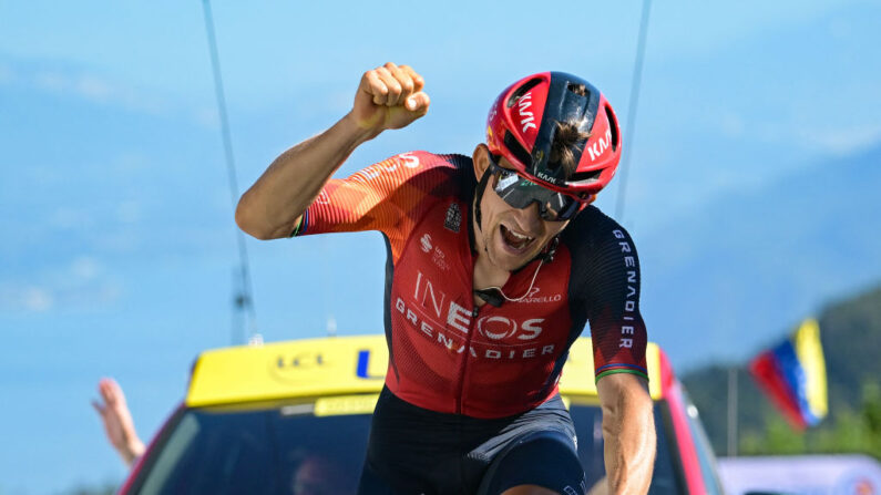 Michal Kwiatkowski s'est imposé en solitaire vendredi au sommet du Grand Colombier. (Photo by MARCO BERTORELLO/AFP via Getty Images)