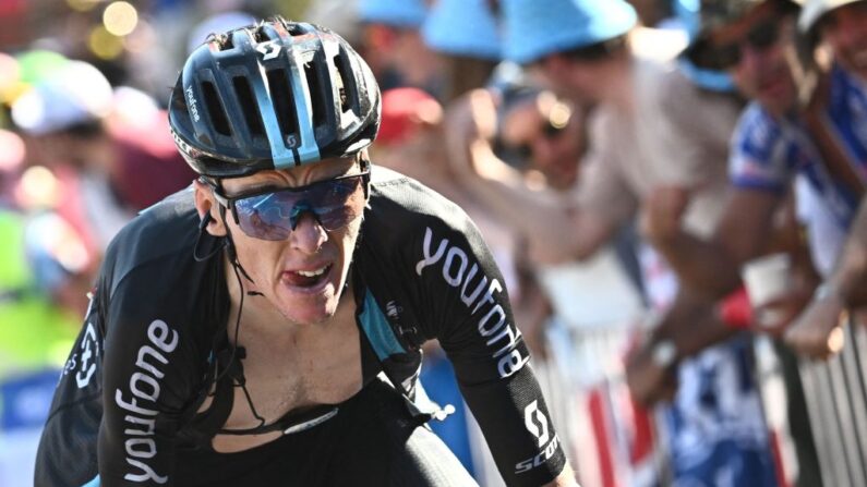 Romain Bardet (ici) et David Gaudu, solidement installés dans le Top 10 du classement général. (Photo by ANNE-CHRISTINE POUJOULAT/AFP via Getty Images)