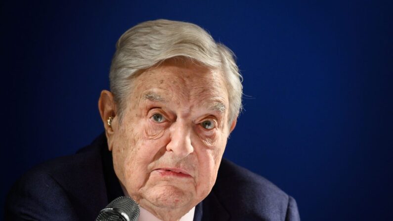 L'investisseur milliardaire George Soros prononce un discours en marge de la réunion annuelle du Forum économique mondial à Davos, dans l'est de la Suisse, le 24 janvier 2019. (Fabrice Coffrini/AFP via Getty Images)