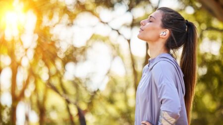 Le mouvement conscient pour gérer la douleur et l’anxiété