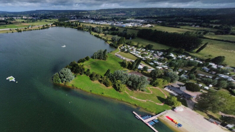 Lac de Pont-l'Évêque.  (Capture d'écran Google Maps.)